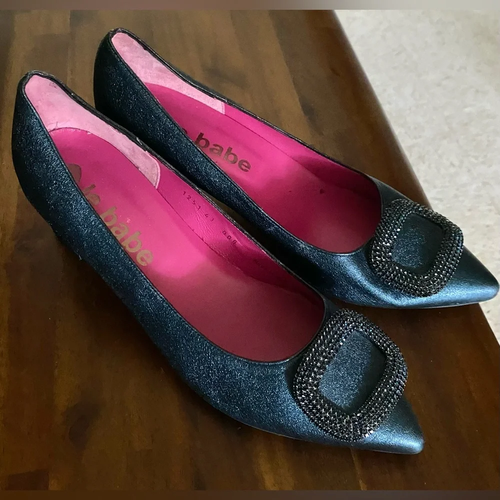 Le Babe Green pumps genuine leather with Embellished Buckle. Made in Italy .